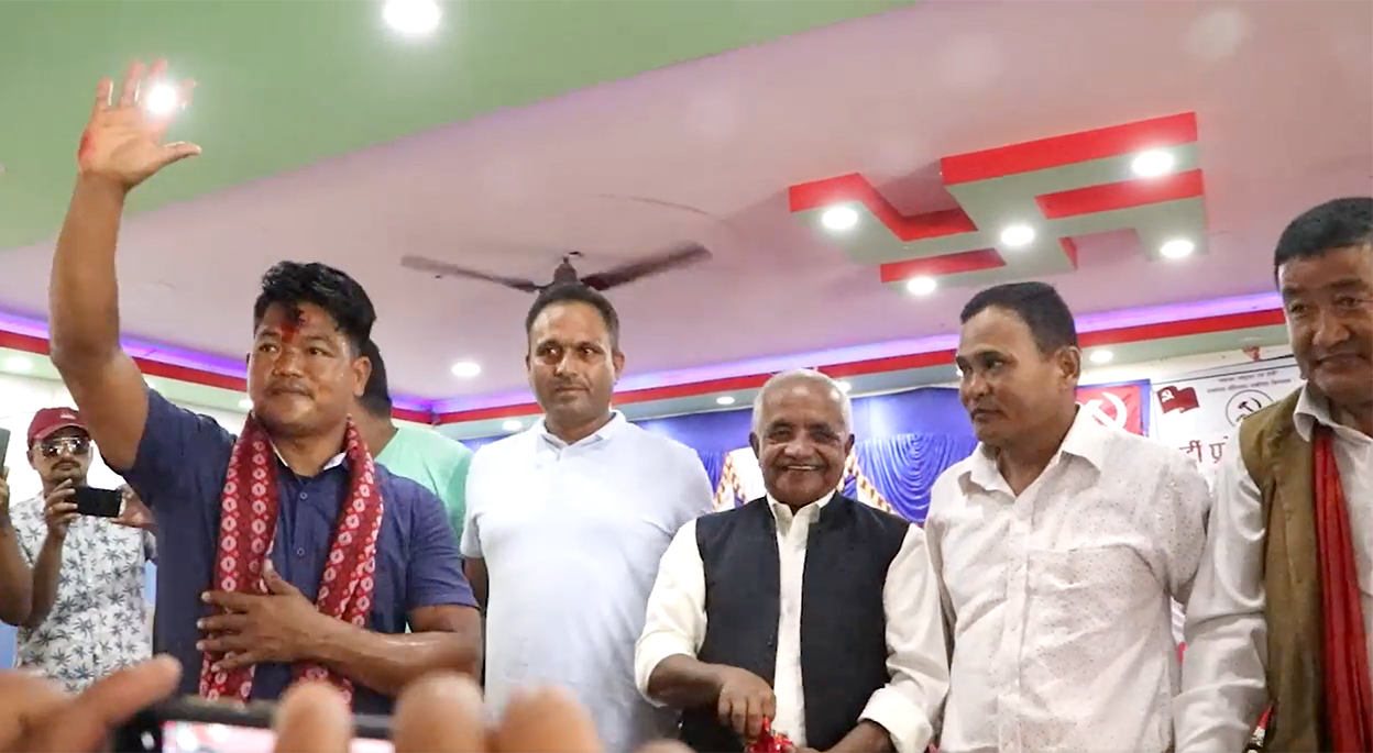 जसपाका केन्द्रीय परिषद् सदस्य अस्थानीसहित डेढ दर्जन युवा माओवादी केन्द्रमा प्रवेश